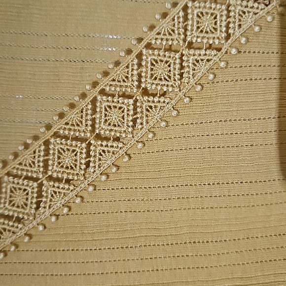 Soft Surroundings elevated V neck top w detailed collar & textured fabric Medium - Picture 4 of 9